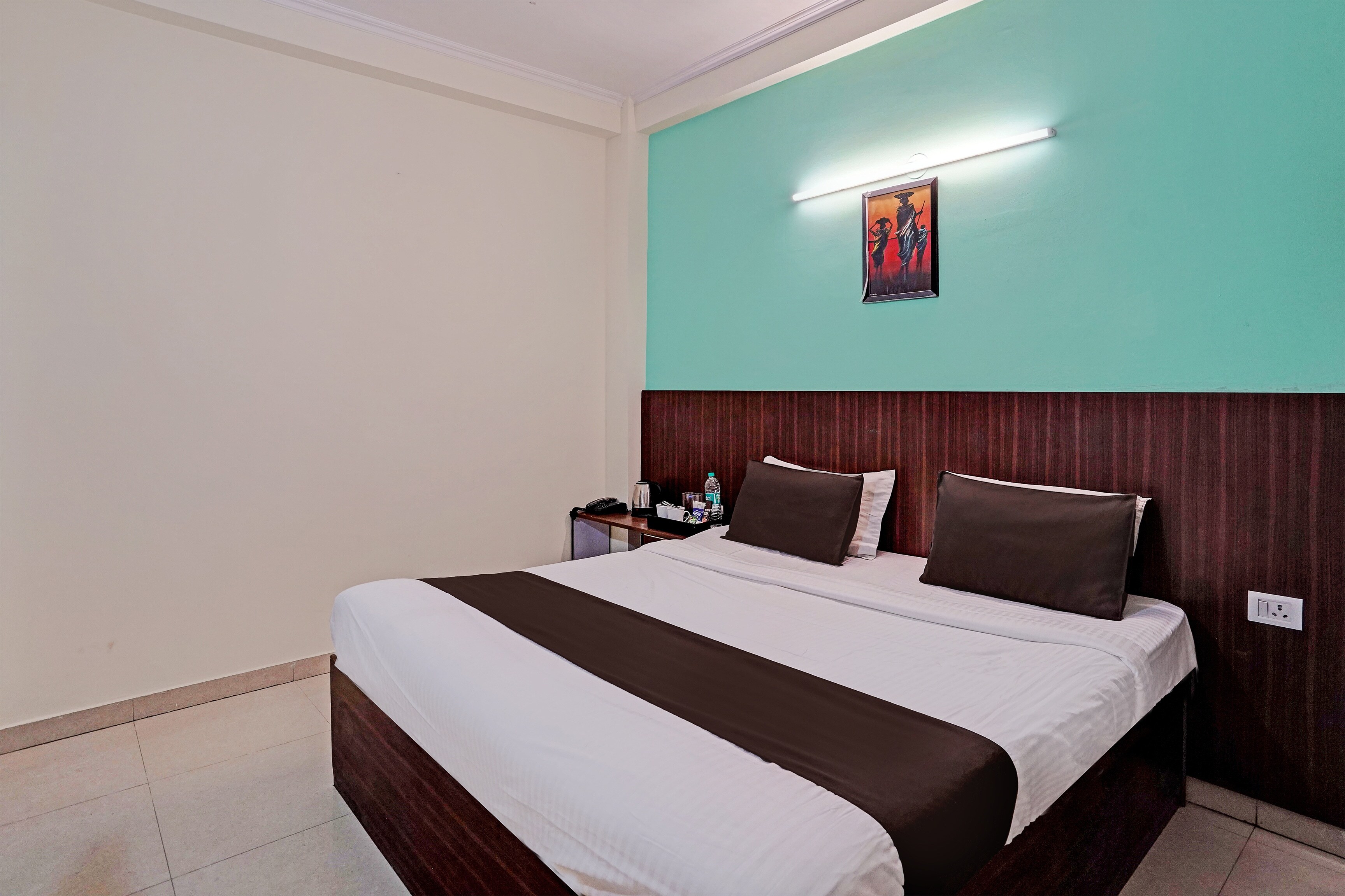 Super Hotel O Golden Imperial - Tap to explore photos