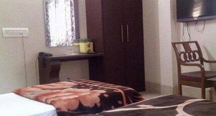 Yuvraj Hotel Room Type - Deluxe  Room
