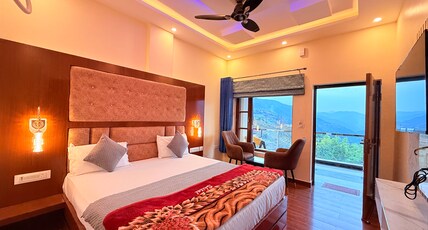 Parikshit Inn (5min Walking Distance to Omkareshwar Temple) - Ukhimath Room Type - Premium AC Room ( Mountain View)