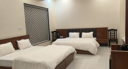 Hotel Kamla Heritage Room Type - Family Luxury Room (Triple Double Bedded)
