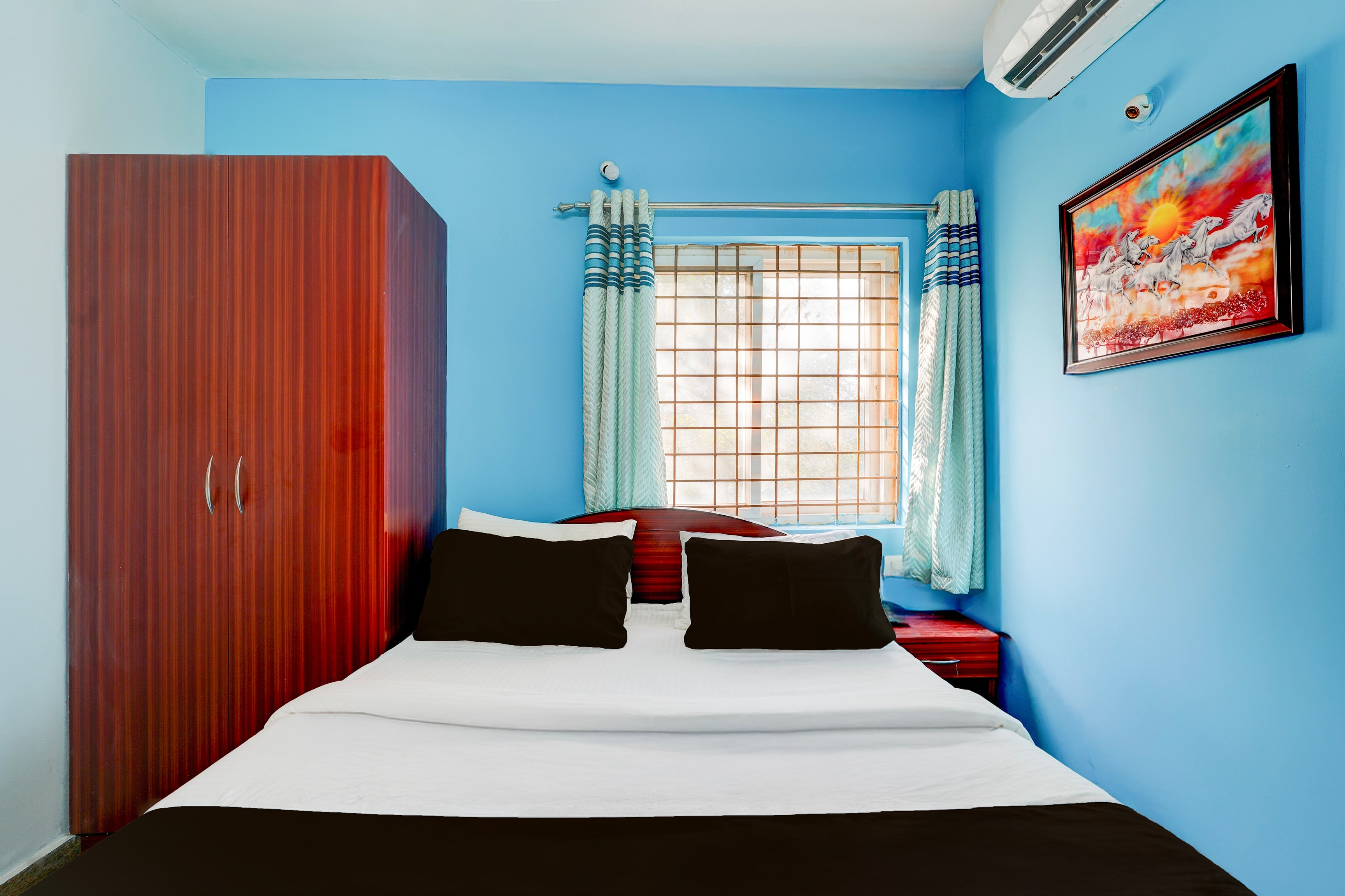Hotel O LoLo Hotels & PG - Tap to explore photos