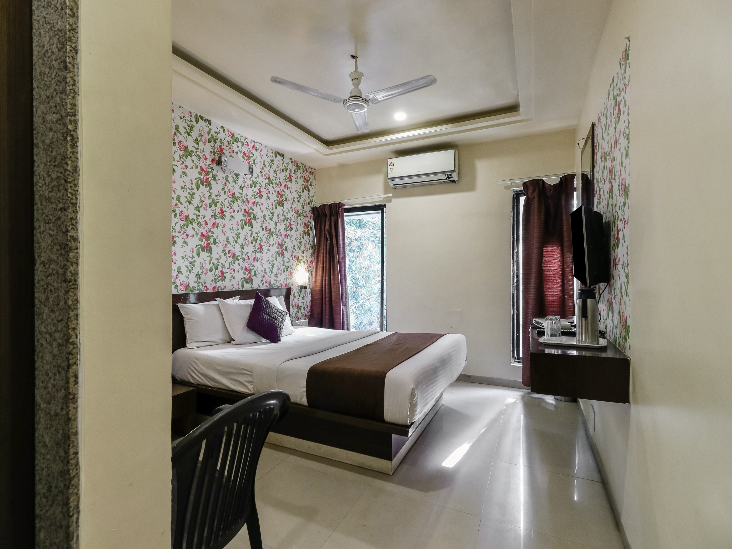 Hotel Kalash Residency - Tap to explore photos