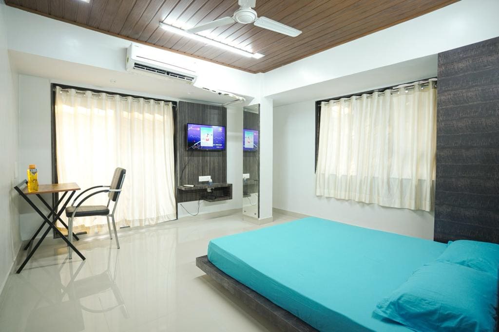 Sparks Fly Serviced Apartments Vashi Navi Mumbai - Tap to explore photos