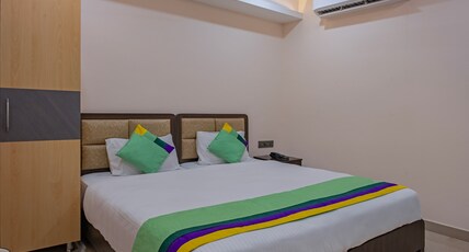 Treebo Su Casa Grand Room Type - Deluxe Room