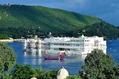 Nirvana Haveli by the Lake Pichola