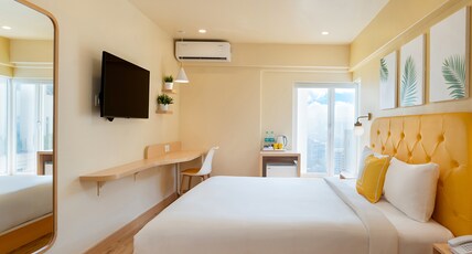 Bloom Hotel Saki Vihar Powai Room Type - Standard King Room