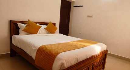 Sunshine Villa & Homestay Room Type - Queen Room with Balcony