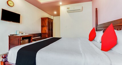 HOTEL BHANWAR SINGH PALACE Room Type - Deluxe Room