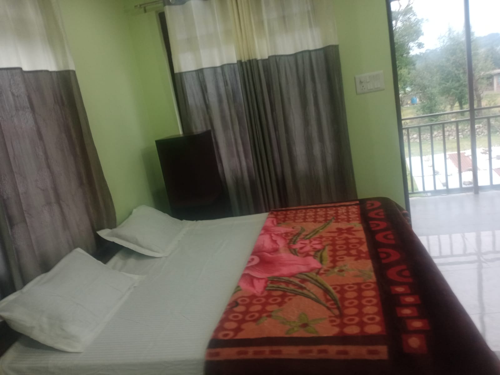 SS Guest House - Tap to explore photos