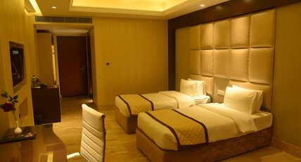 The Gulmohar Grand Hotel Room Type - Deluxe Room Twin Bed