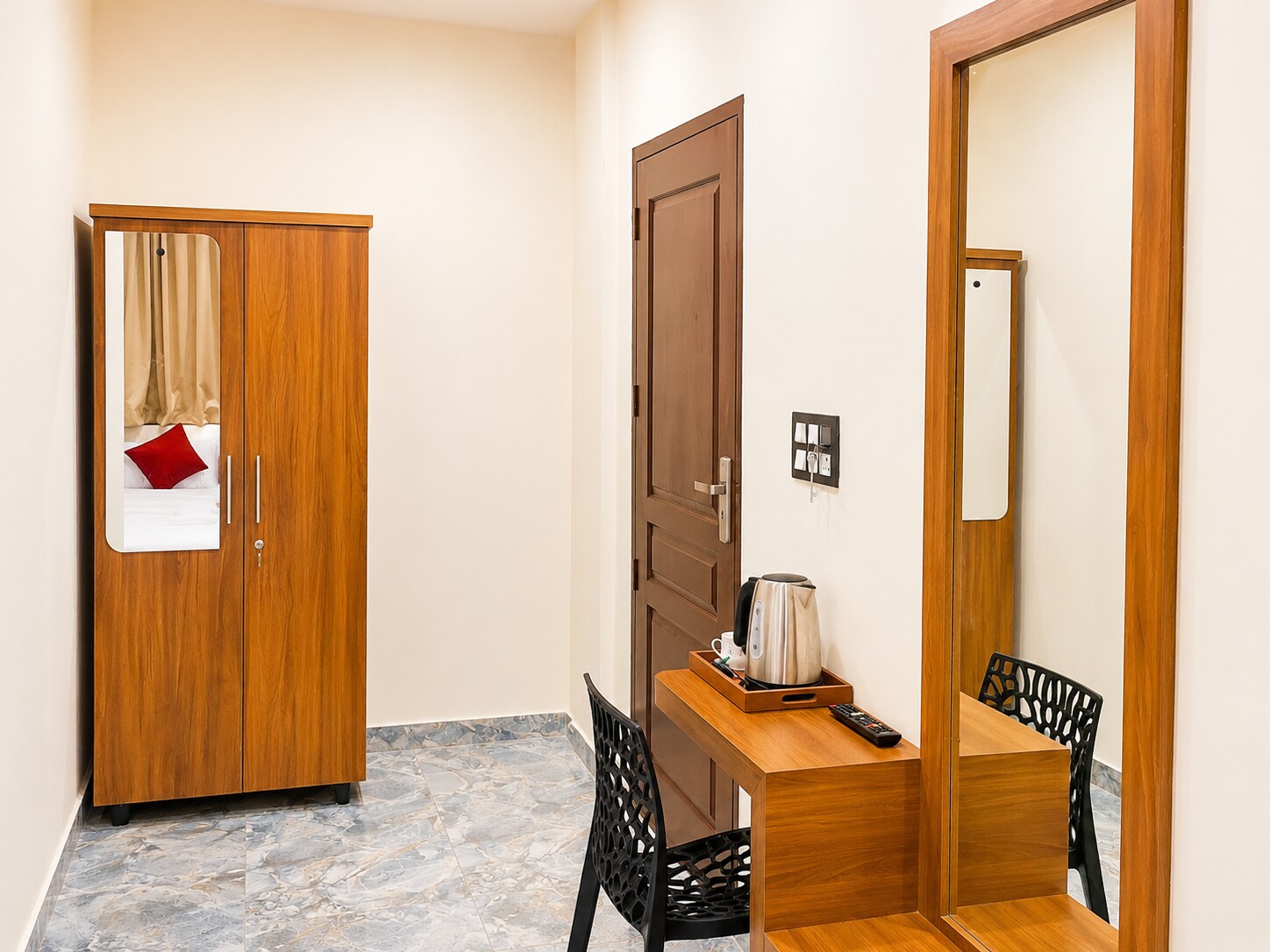 Vilstay Go Malabar Comfort Rooms - Tap to explore photos