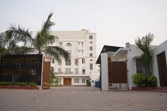 Tathastu Hotels & Banquet Hall