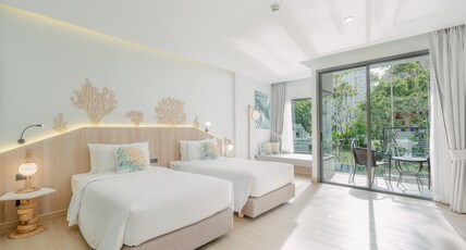 Phuket Emerald Beach Resort Room Type - Deluxe Pool Access Phuket Emerald Beach Resort Room Type - Deluxe Pool Access