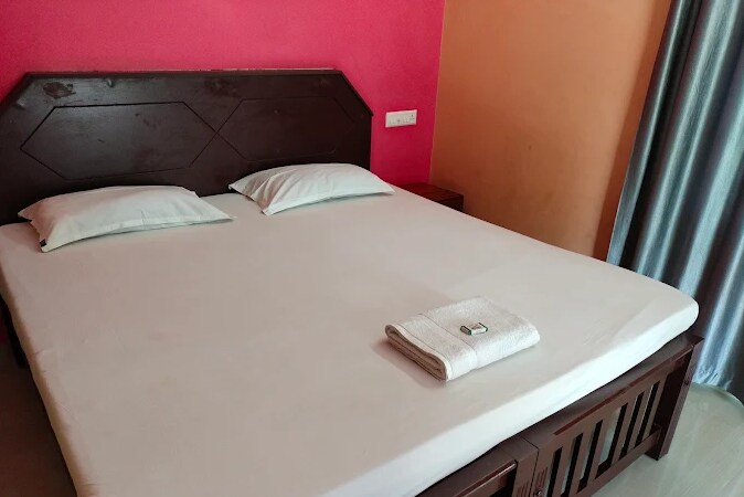 East Villa Homestay - Tap to explore photos