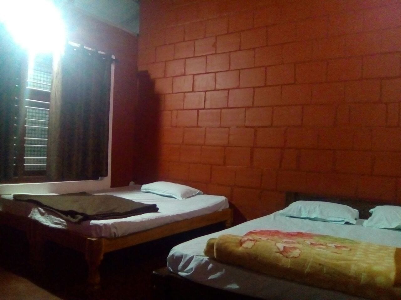 Athena Homestay. - Tap to explore photos