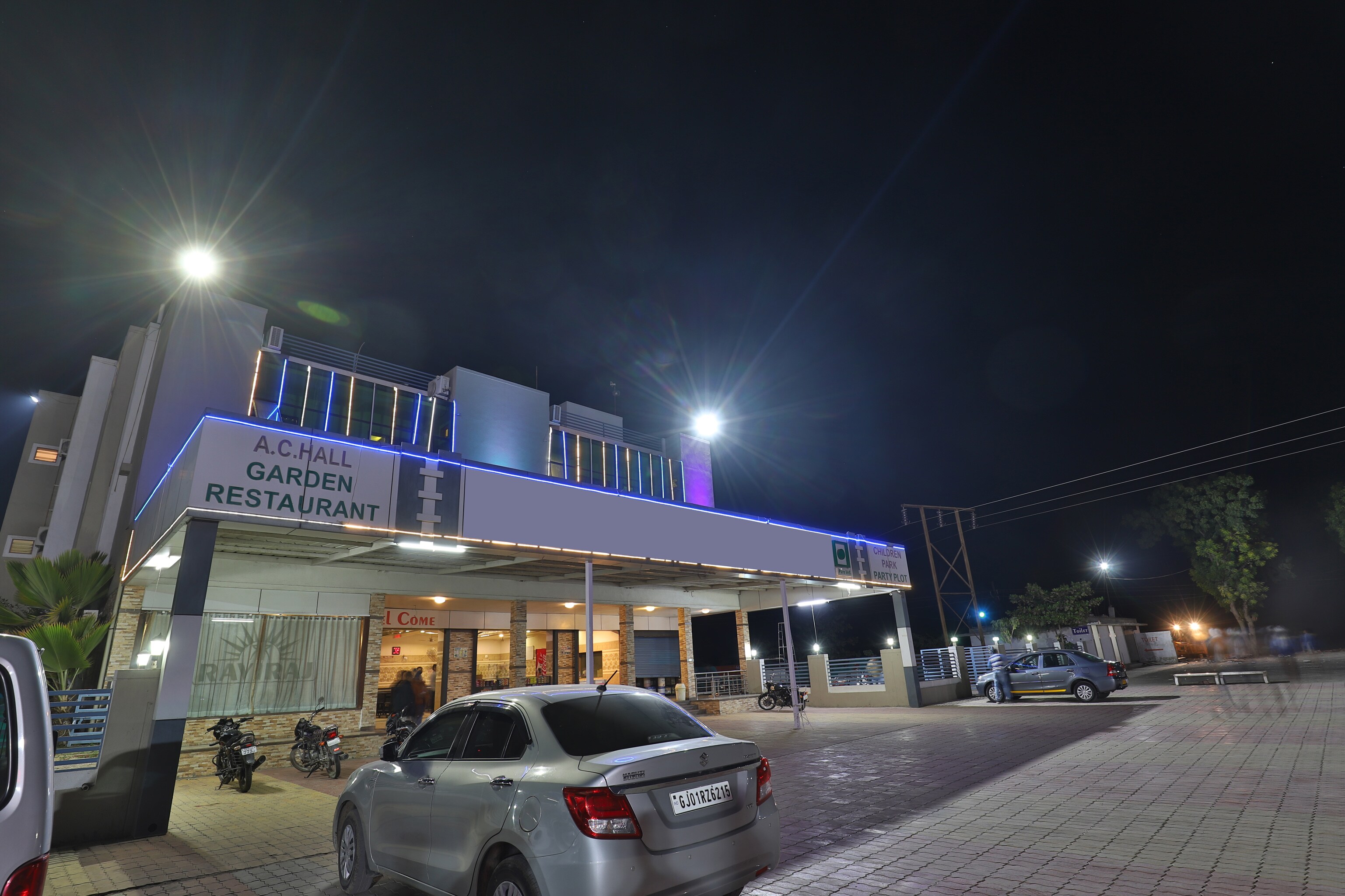 Hotel Ravi Raj - Tap to explore photos