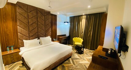 DLS Grand Luxotica Room Type - Premium Room