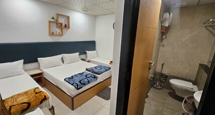 HOTEL G-1 PREMIUM Room Type - FIVE BED EXTRA LARGE ROOM (FAMILY AC ROOM)