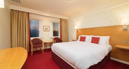 Best Western Plus Milford Hotel Room Type - 1 Queen Bed, Standard Room, Free High Speed Internet, Comfort, Non-Smoking Best Western Plus Milford Hotel Room Type - 1 Queen Bed, Standard Room, Free High Speed Internet, Comfort, Non-Smoking