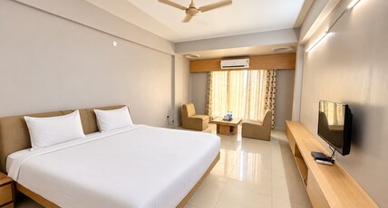 HOTEL GOMTI NANDAN PALACE,BINA Room Type - Deluxe (AC) HOTEL GOMTI NANDAN PALACE,BINA Room Type - Deluxe (AC)