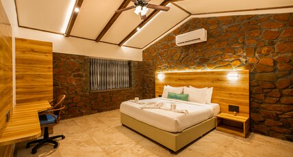 Ashoka Sarovar The Lake  Retreat Room Type - LAKE VIEW COTTAGE
