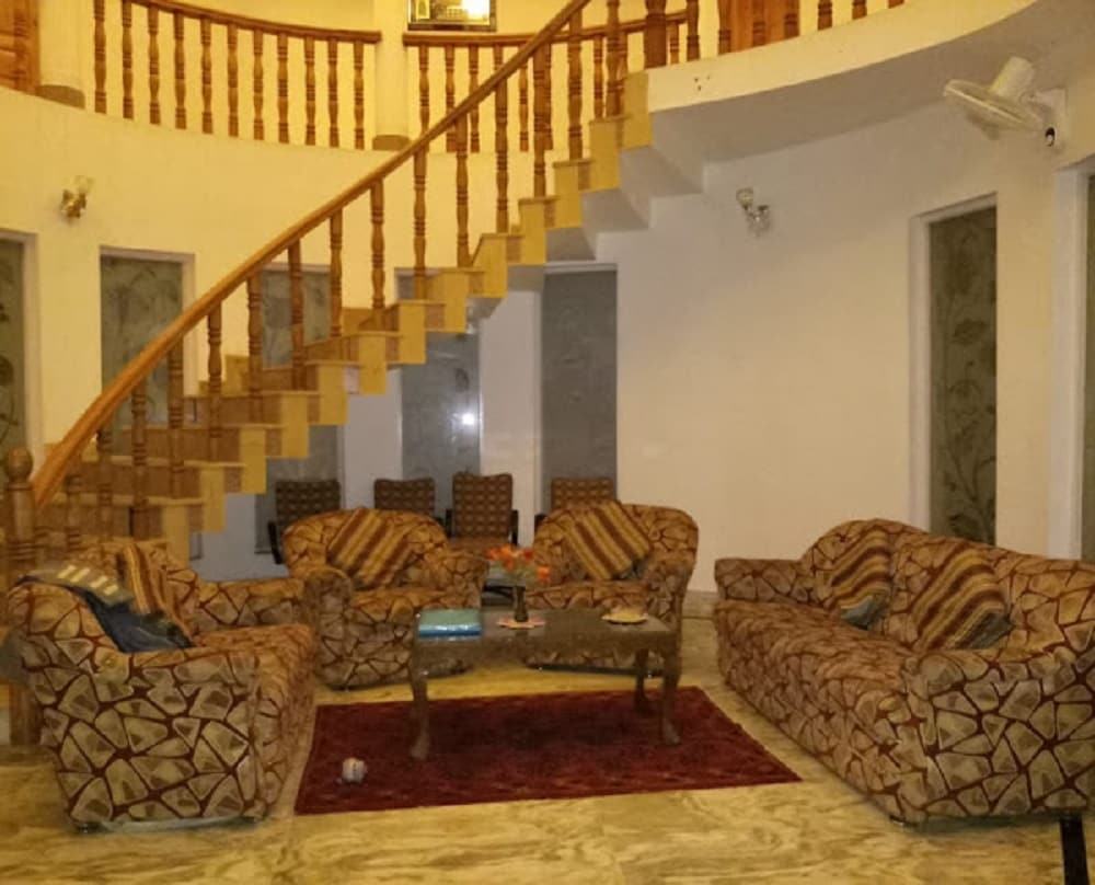 Exotic Palace Home Stay - Tap to explore photos