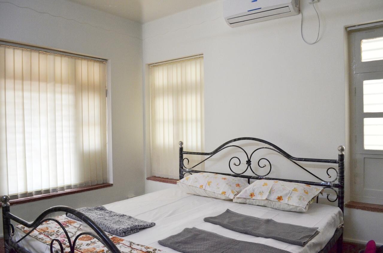Downtown Delight 2 bhk Central Bangalore - Tap to explore photos
