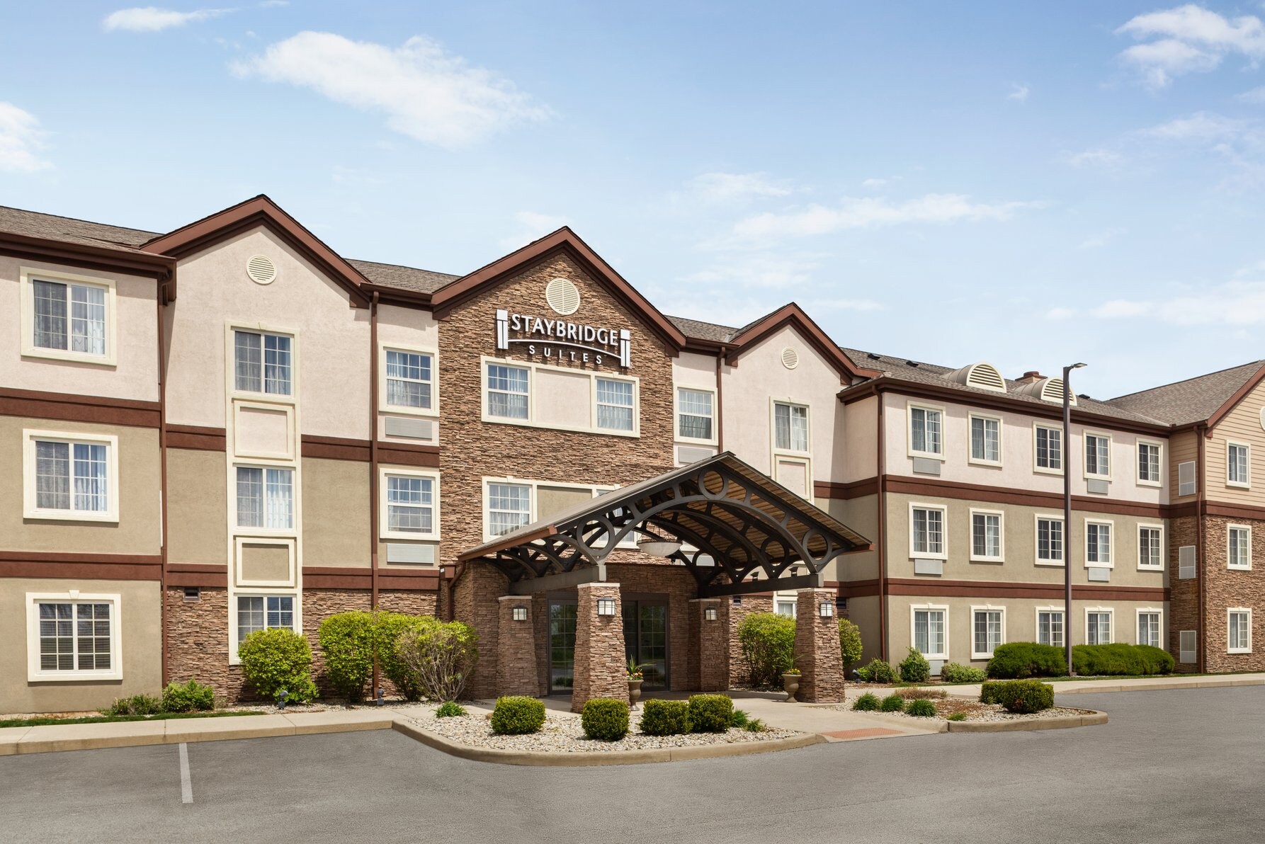 Staybridge Suites FORT WAYNE - Tap to explore photos