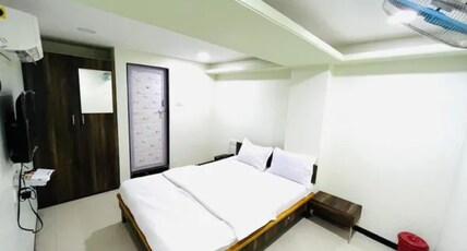 FabHotel Aarvi Executive Room Type - Deluxe Room