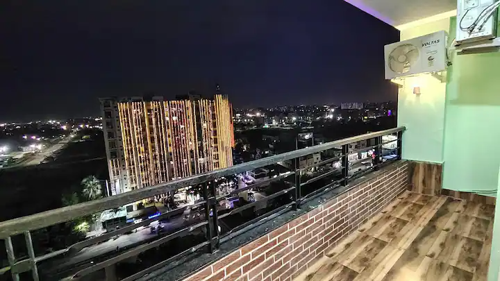 Marvellous 2BHK Apartment @Siddha Xanadu with Pool - Tap to explore photos