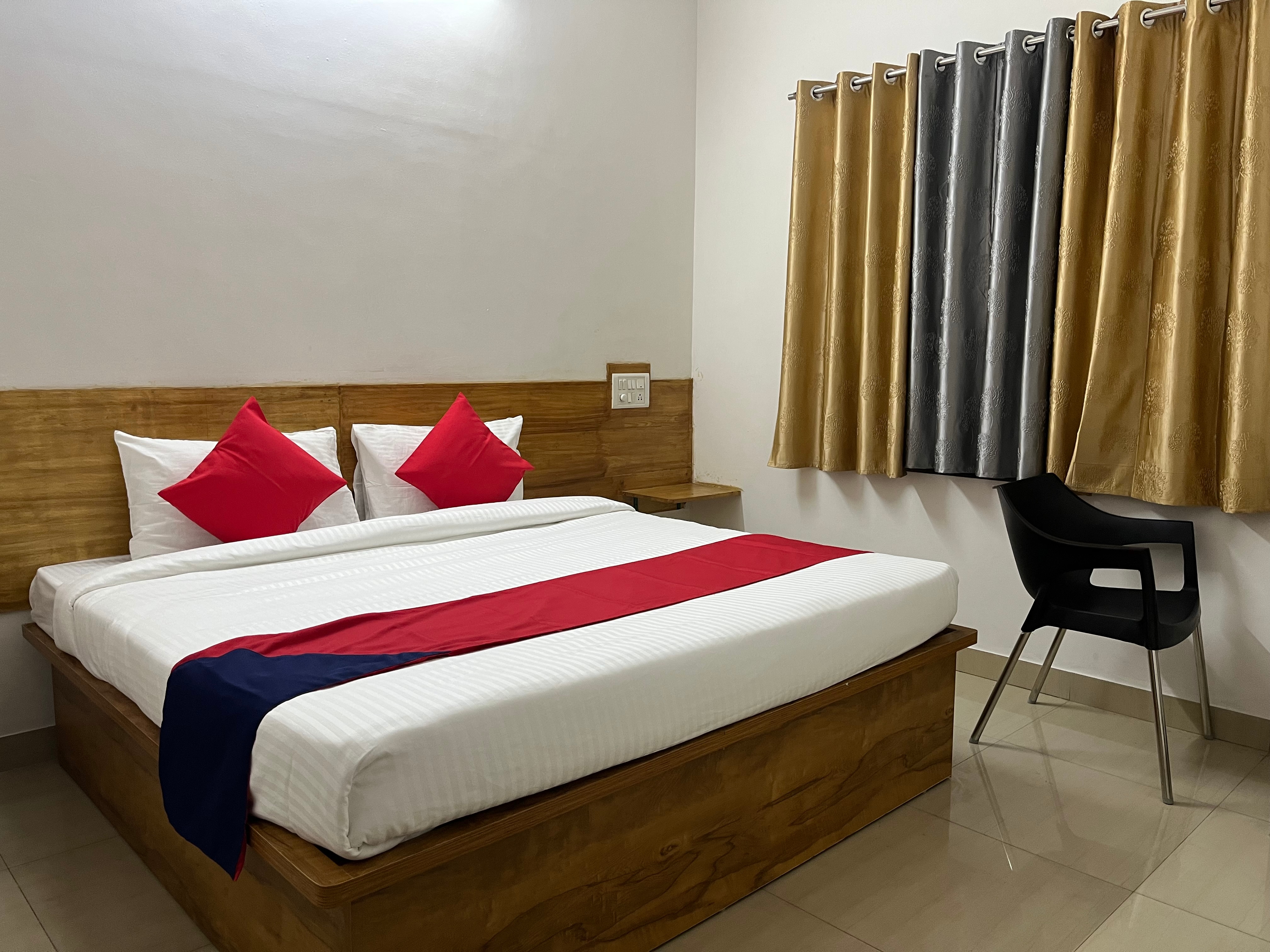 Hotel Stay Shine - Tap to explore photos