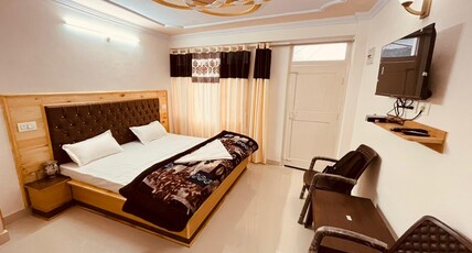 SHIMLA VIEW KAMYANA Room Type - Double bed room with mountain and city view