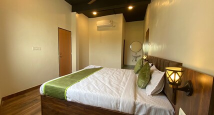 Hotel Vrindavan Room Type - Superior Room with Balcony