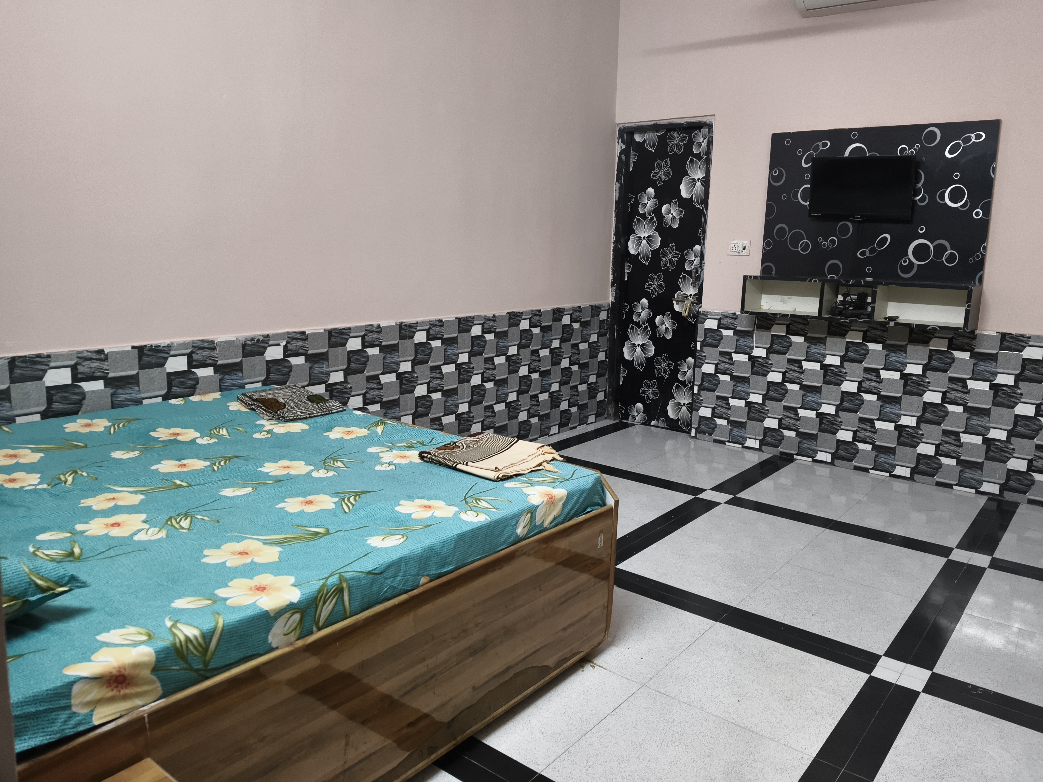 The Pushkar Polo - Tap to explore photos