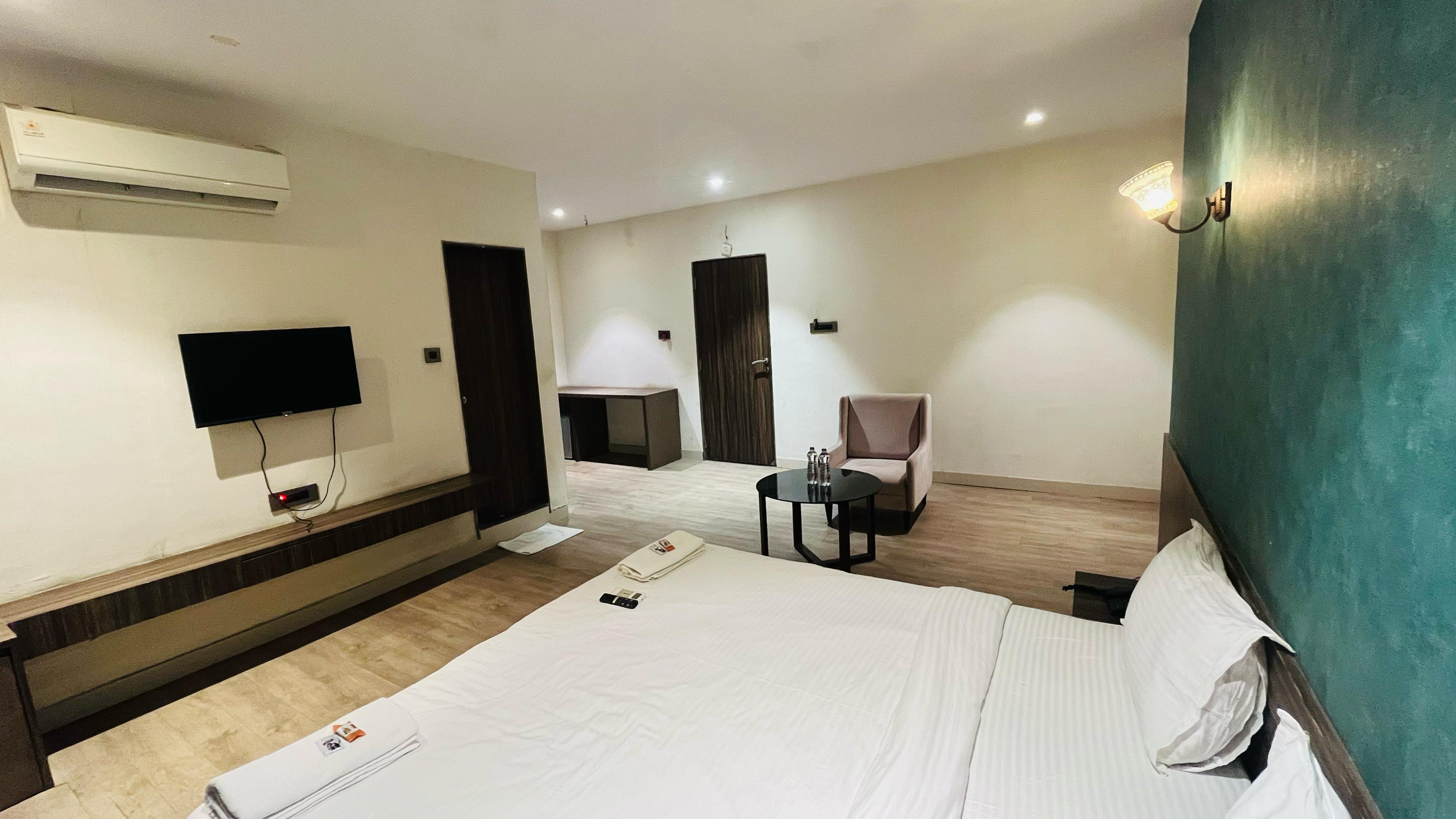 Hotel Suncity Ichhapore - Tap to explore photos