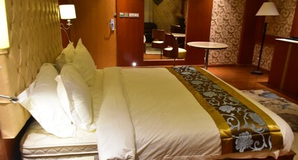 PARK HOTEL Room Type - JUNIOR SUITE