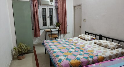 House No 87 Room Type - Deluxe Double Bedroom