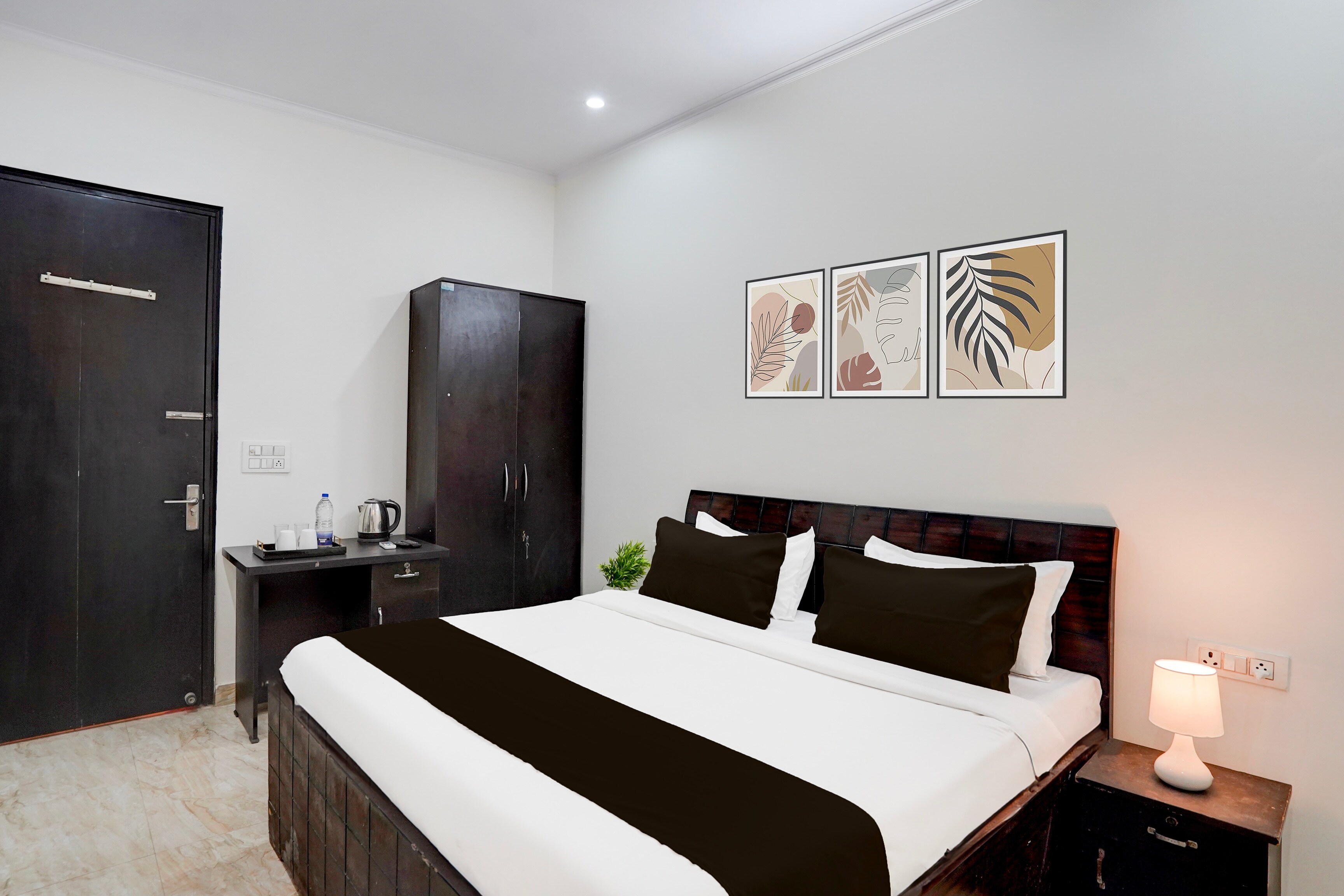 Townhouse Sector 53 Golf Course Road - Tap to explore photos