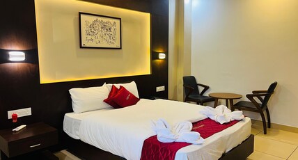 Luxe Bay Boutique Hotel Room Type - Deluxe AC room with balcony View