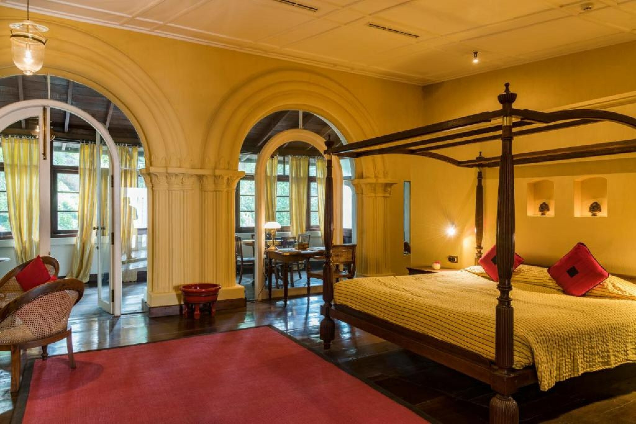 Old Harbour Hotel - Tap to explore photos