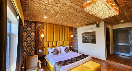 Lake Avenue by Stay Pattern - Dal Lake Room Type - Premier Plus Lake View
