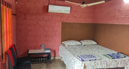 Yeni Homestay Room Type - Bedroom 1 with AC