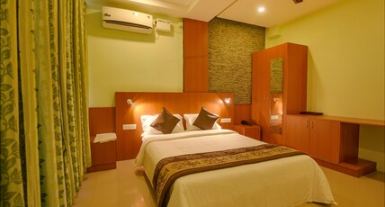 FabHotel The BTM Palace - BTM Layout Nr. Gopalan Innovation Mall Room Type - Deluxe Room