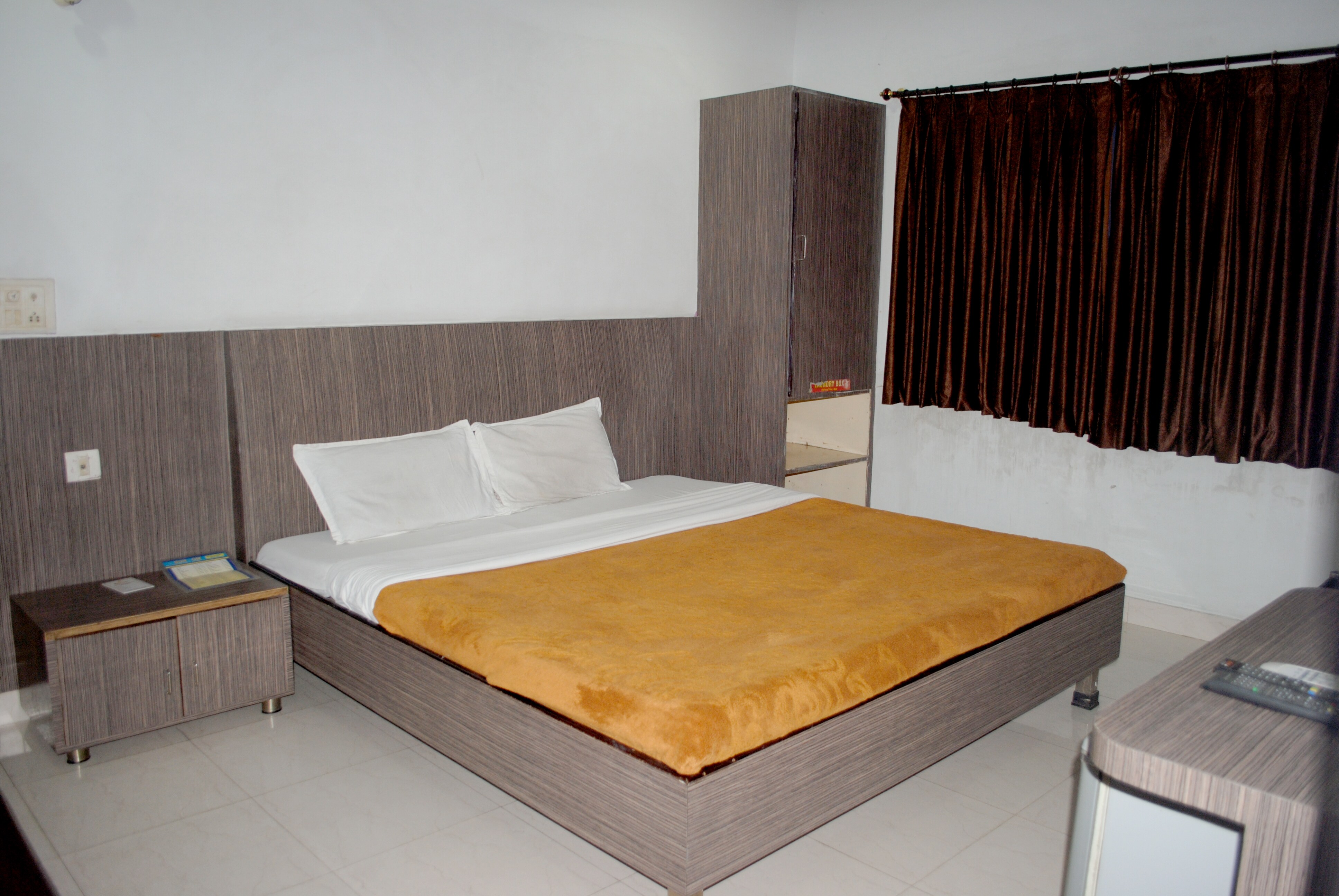Hotel Sun-Om @ Raipur Railway Station - Tap to explore photos