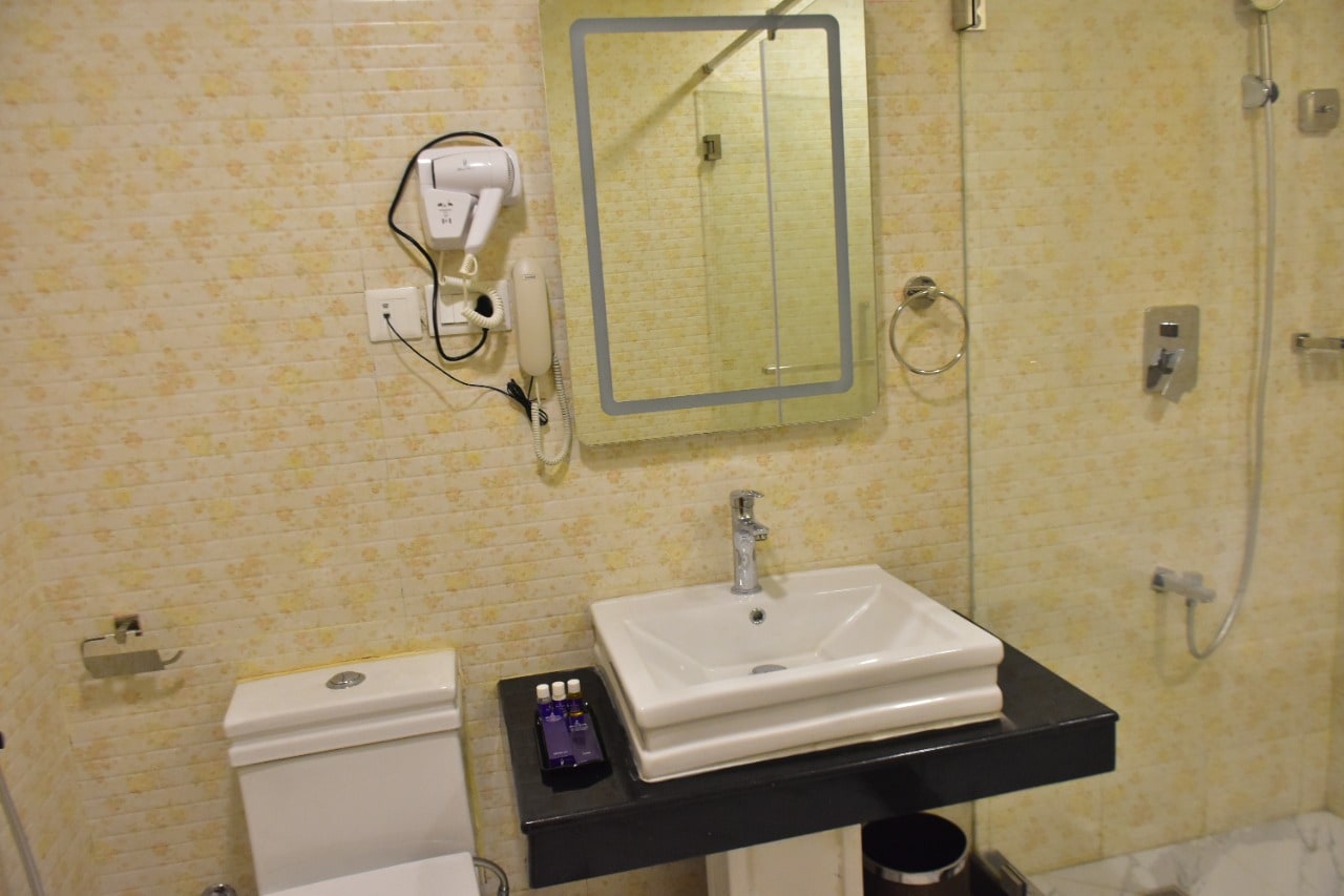 PARK HOTEL - Tap to explore photos