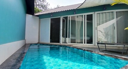 NATURES COVE RESORT Room Type - Outdoor Pool Room