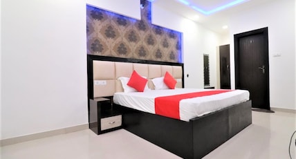 Anand Sewa Dham Room Type - Deluxe Room