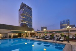 Holiday Inn Golden Mile