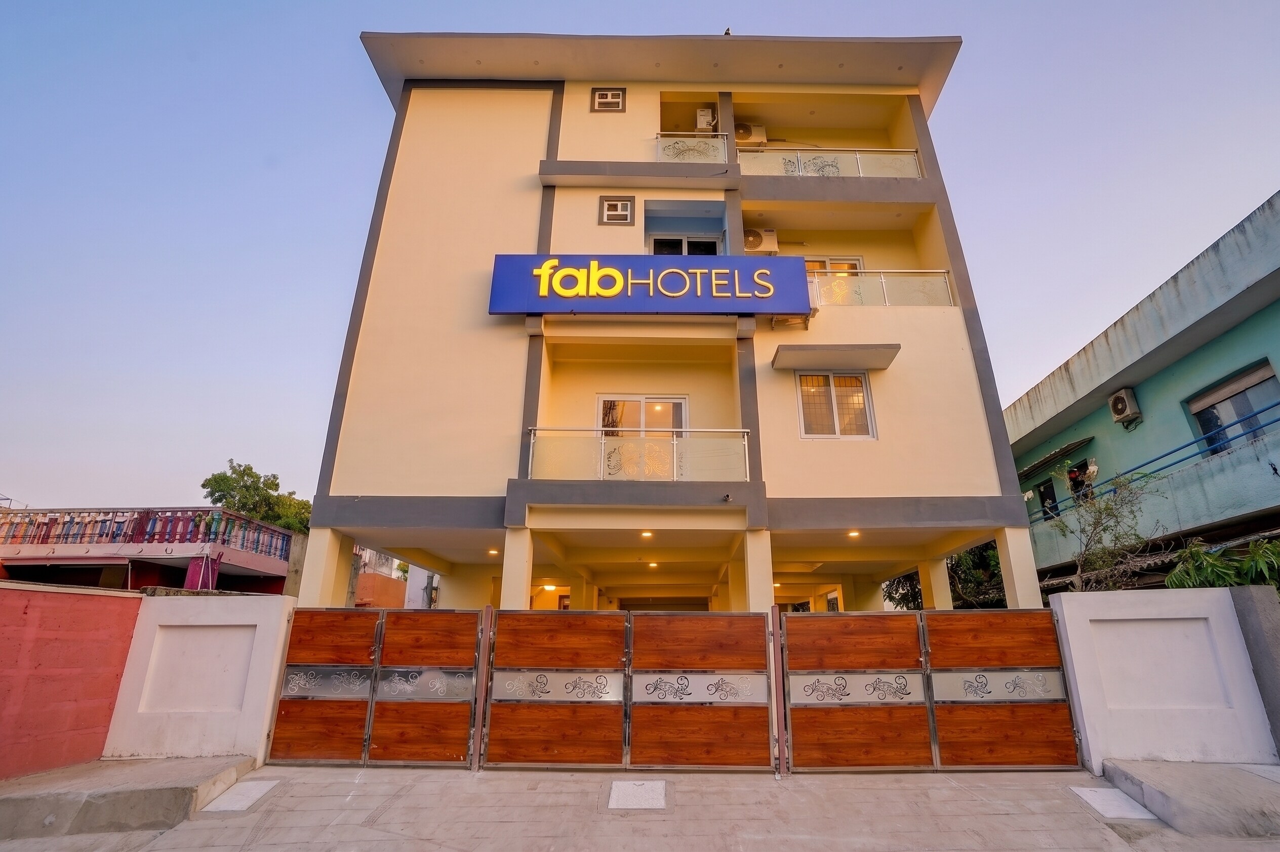 FabHotel Chrompet Stays Inn - Tap to explore photos