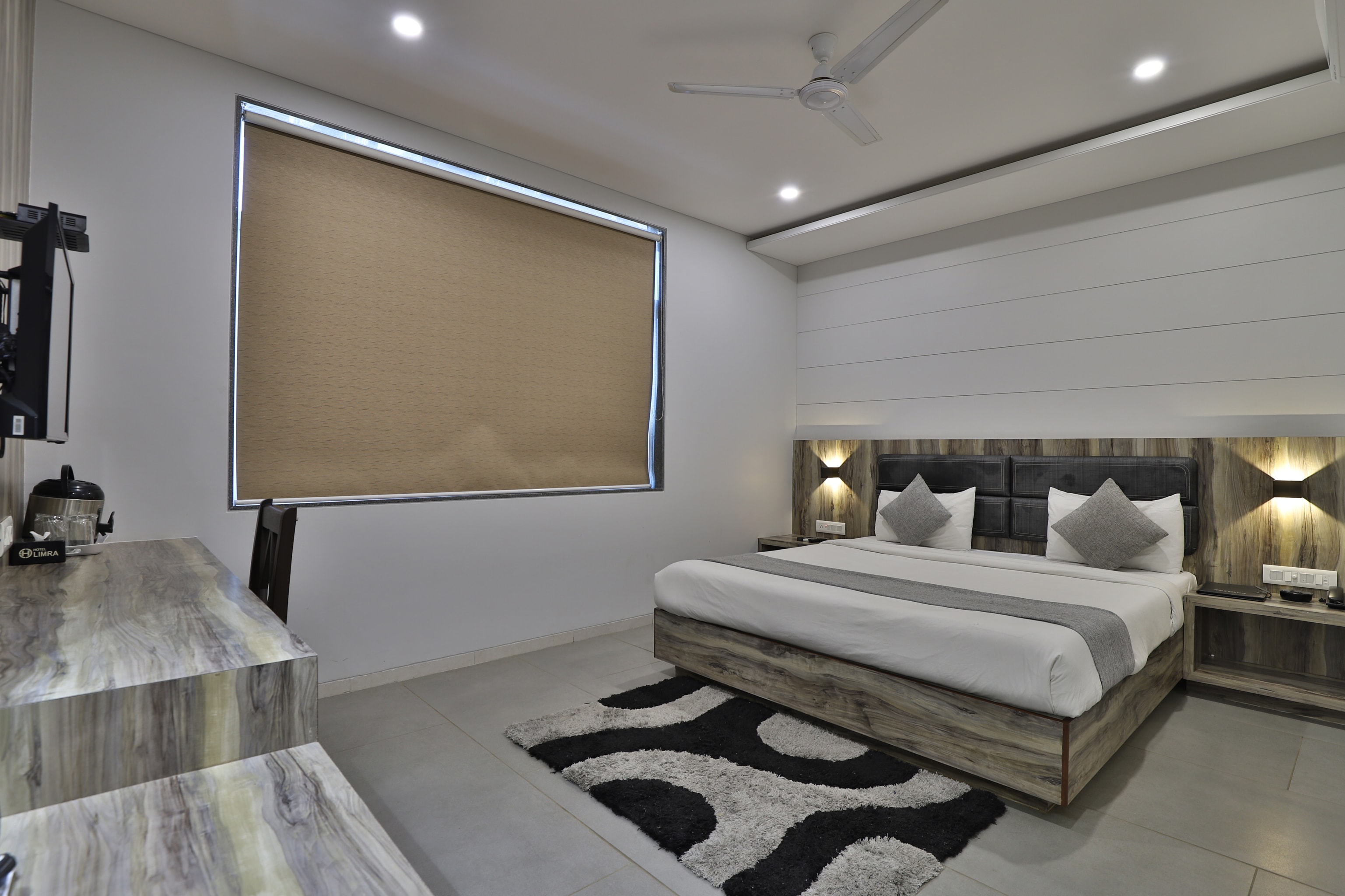 Hotel Limra Vadodara - Tap to explore photos